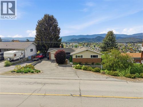 869 Mckenzie Rd, Kelowna, BC, V1X2B4 | Card Image