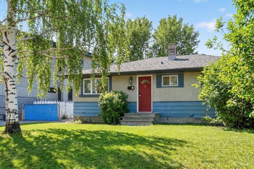 16 Heston St Nw, Calgary, AB, T2K2C1 | Card Image