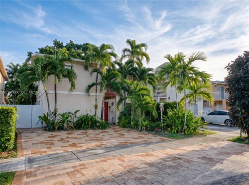 10960 Sw 25th St, Miami, FL, 33165-2345 | Card Image
