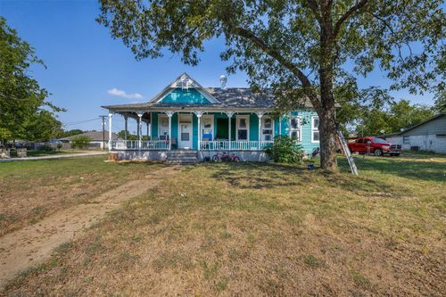 610 W Davis St, Hearne, TX, 77859-2831 | Card Image
