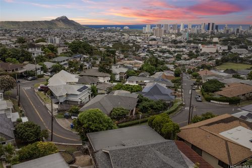 2970 Robert Pl, Honolulu, HI, 96816-1720 | Card Image