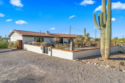 2640 E Camino La Zorrela, Tucson, AZ, 85718-3124 | Card Image