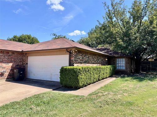 7554 Boxwood Ct, Fort Worth, TX, 76133-7340 | Card Image
