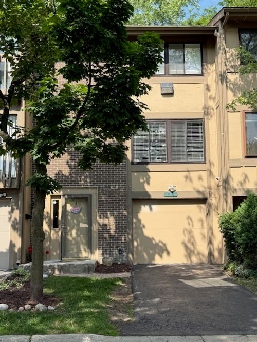 510 Isle Royal Bay, Roselle, IL, 60172-1037 | Card Image