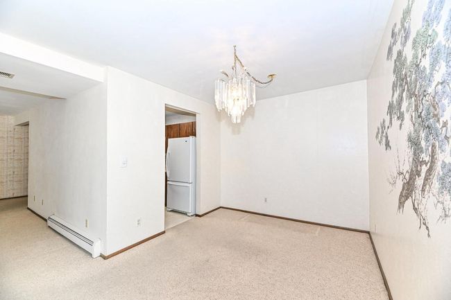 110 - 5200 S Tuckaway Boulevard, Condo with 2 bedrooms, 2 bathrooms and null parking in Greenfield WI | Image 8
