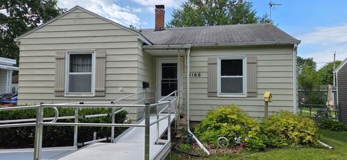 1166 Easton Ave, Waterloo, IA, 50702-4043 | Card Image