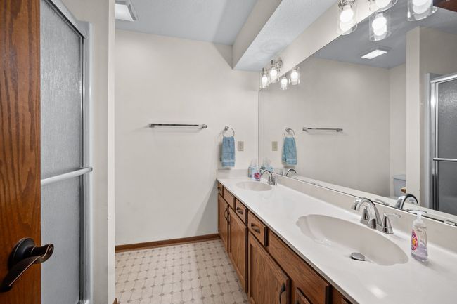 233 24 Th St, Home with 3 bedrooms, 3 bathrooms and null parking in West Des Moines IA | Image 19