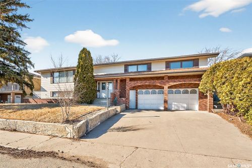 1208 Athabasca Street W, Moose Jaw, SK, S6H6C6 | Card Image