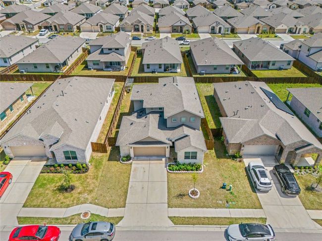 Aerial view with a residential view | Image 30