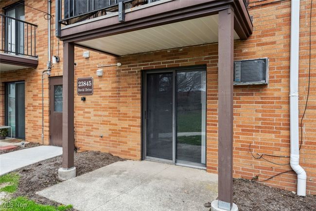 UNIT-104 - 23845 David Dr, Condo with 1 bedrooms, 1 bathrooms and null parking in North Olmsted OH | Image 4