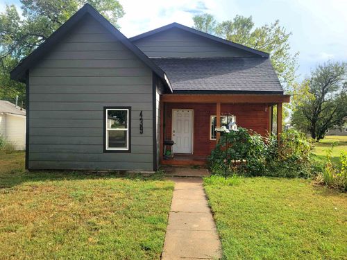 439 E Broadway Ave, Augusta, KS, 67010-1507 | Card Image