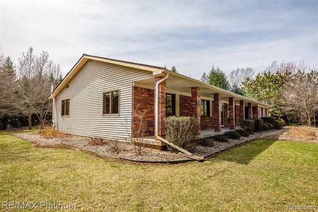 Check out the nice brick pillars on front porch! | Image 2