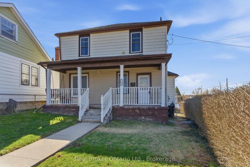 154 Niagara Falls Road, Thorold, ON, L2V1H6 | Card Image