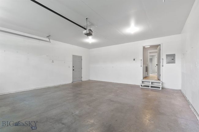 2 Car Garage | Image 30