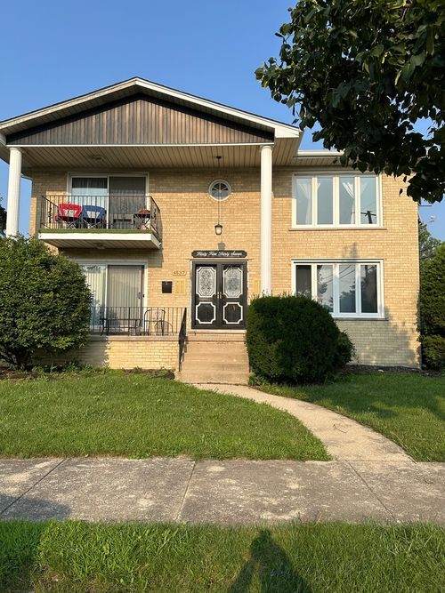 2s-4537 Maple Ave, Brookfield, IL, 60513-2661 | Card Image