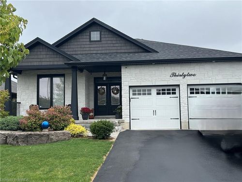 32 Patten Dr, Saint George, ON, N0E1N0 | Card Image