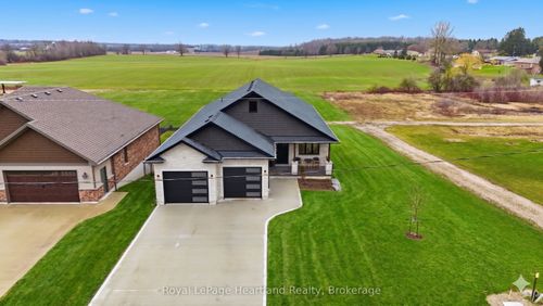 16 Minto Street S, Minto, ON, N0G1M0 | Card Image