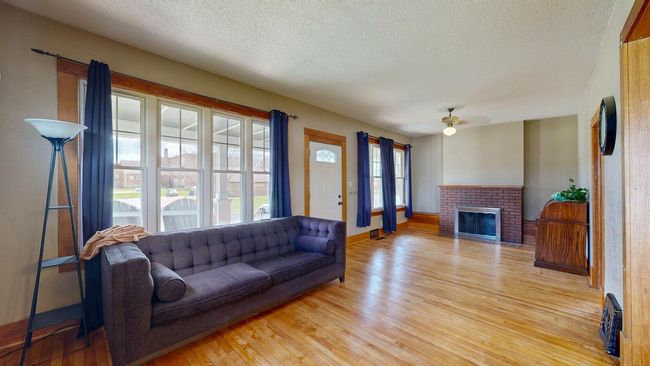 Living Room | Image 9