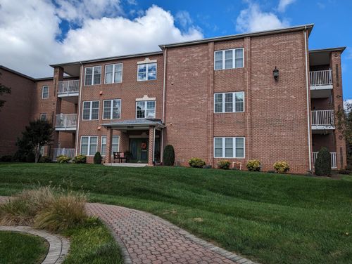 apt-315-3025 Mcvitty Forest Dr, Roanoke, VA, 24018-3567 | Card Image