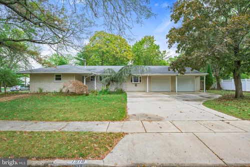 1518 Dogwood Dr, Cherry Hill, NJ, 08003-3152 | Card Image