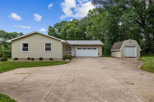 1428 Timber Ridge Trl Ne, Solon, IA, 52333-9408 | Card Image