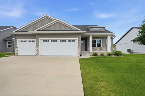 1735 Cottage Ridge Dr, Marion, IA, 52302-8014 | Card Image