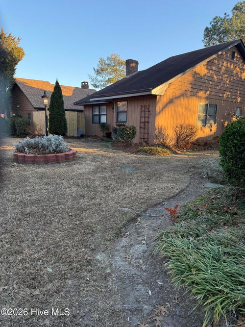 18-200 Rollins Dr, Greenville, NC, 27834-8600 | Card Image