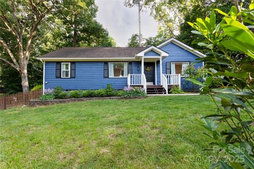 608 Hiawassee Ave, Black Mountain, NC, 28711-2833 | Card Image