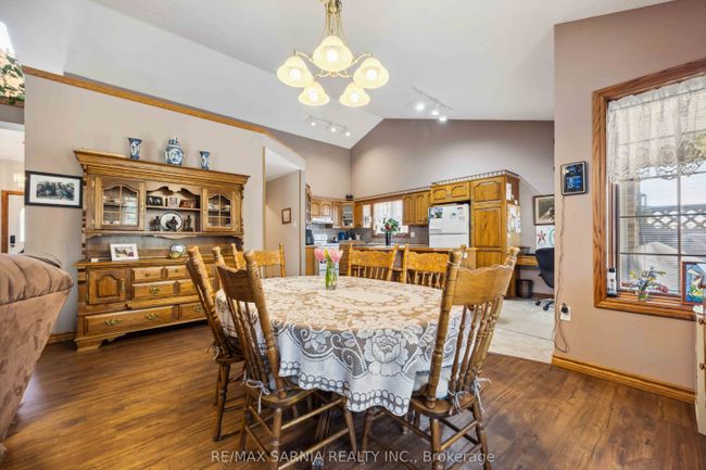35 Frances Dr, House other with 6 bedrooms, 3 bathrooms and 4 parking in Forest ON | Image 9