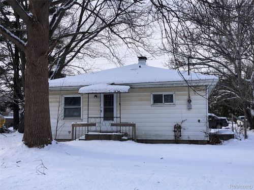 1704 E Webster Rd, Flint, MI, 48505-2497 | Card Image