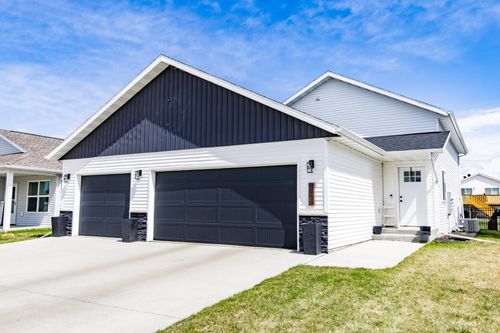 2043 11th Street W, West Fargo, ND, 58078 | Card Image