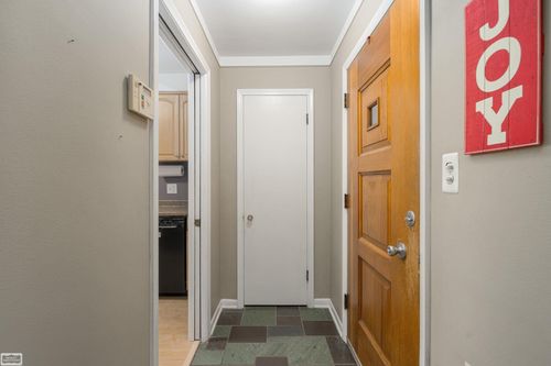 28328 Palm Beach Dr, Warren, MI, 48093-4943 | Card Image