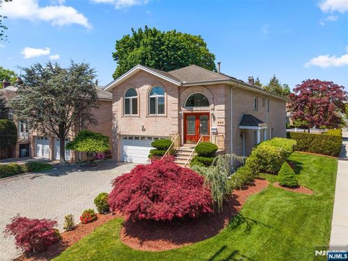 499 Morse Ave, Ridgefield, NJ, 07657-2420 | Card Image