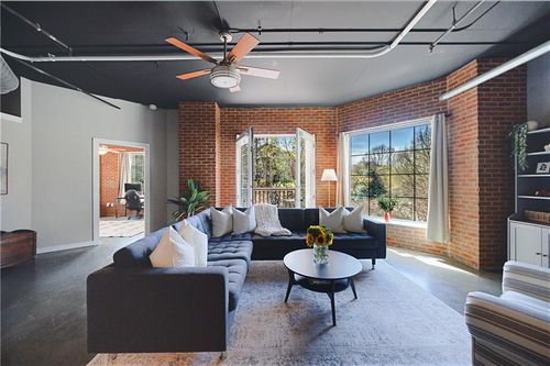 210-395 Central Park Pl Ne, Atlanta, GA, 30312-1256 | Card Image