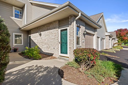 18725 Emerald Cir, Brookfield, WI, 53045-3692 | Card Image