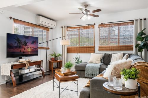 a-1506 Frear St, Honolulu, HI, 96813-2004 | Card Image