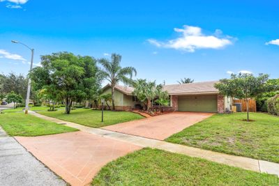 4340 Nw 4th Ct, House other with 3 bedrooms, 2 bathrooms and null parking in Coconut Creek FL | Image 3