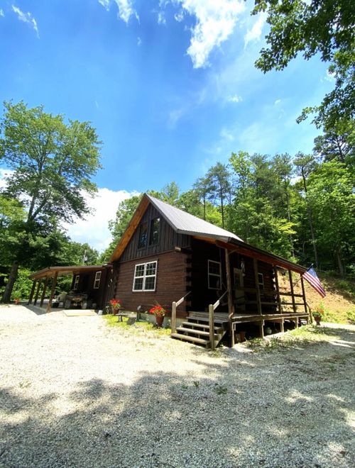 572 Paradise Dr, Rogers, KY, 41365-8208 | Card Image