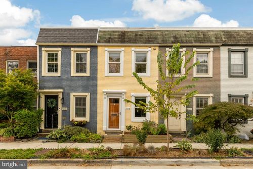 904 Pendleton St, ALEXANDRIA, VA, 22314-1835 | Card Image