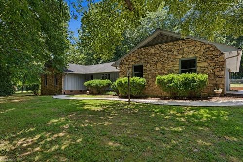 3326 Sedgefield Rd, Statesville, NC, 28625-4652 | Card Image
