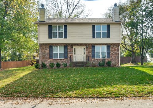 141 Colemont Dr, Antioch, TN, 37013-3557 | Card Image