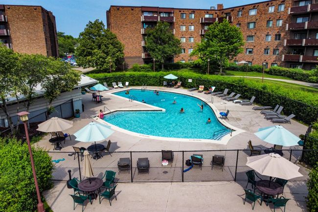 Complex Pool | Image 13