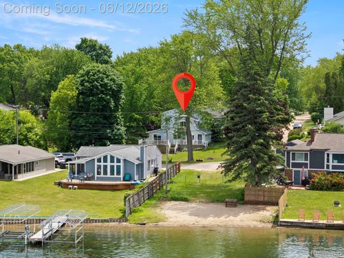 1808 Lombardy, Highland, MI, 48356-2847 | Card Image