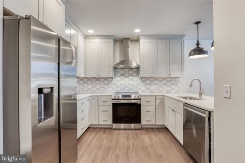 203-210 E Boscawen St, WINCHESTER, VA, 22601-4783 | Card Image