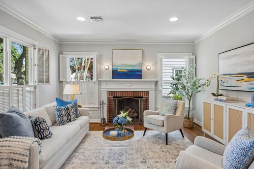 6018 Winton Street, Dallas, TX, 75206 | Card Image