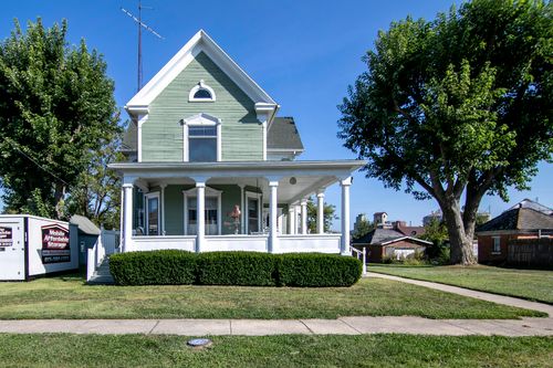 105 W Dorion St, Beaverville, IL, 60912-2243 | Card Image