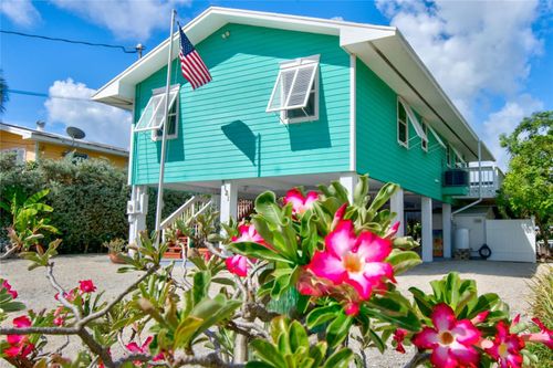 2121 Yellowtail Ave, Marathon, FL, 33050-2886 | Card Image
