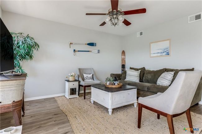 171 Comanche Pt, Townhouse with 3 bedrooms, 3 bathrooms and 2 parking in Point Venture TX | Image 12