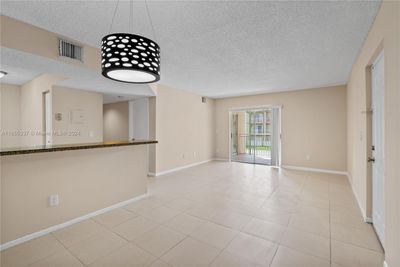 203 - 18850 Nw 57th Ave, Condo with 2 bedrooms, 2 bathrooms and null parking in Hialeah FL | Image 3