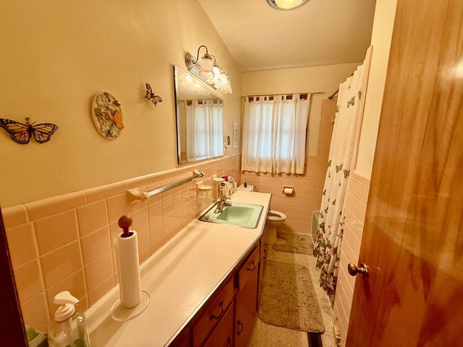 186 Summit Dr, Home with 3 bedrooms, 2 bathrooms and null parking in Peterstown WV | Image 41